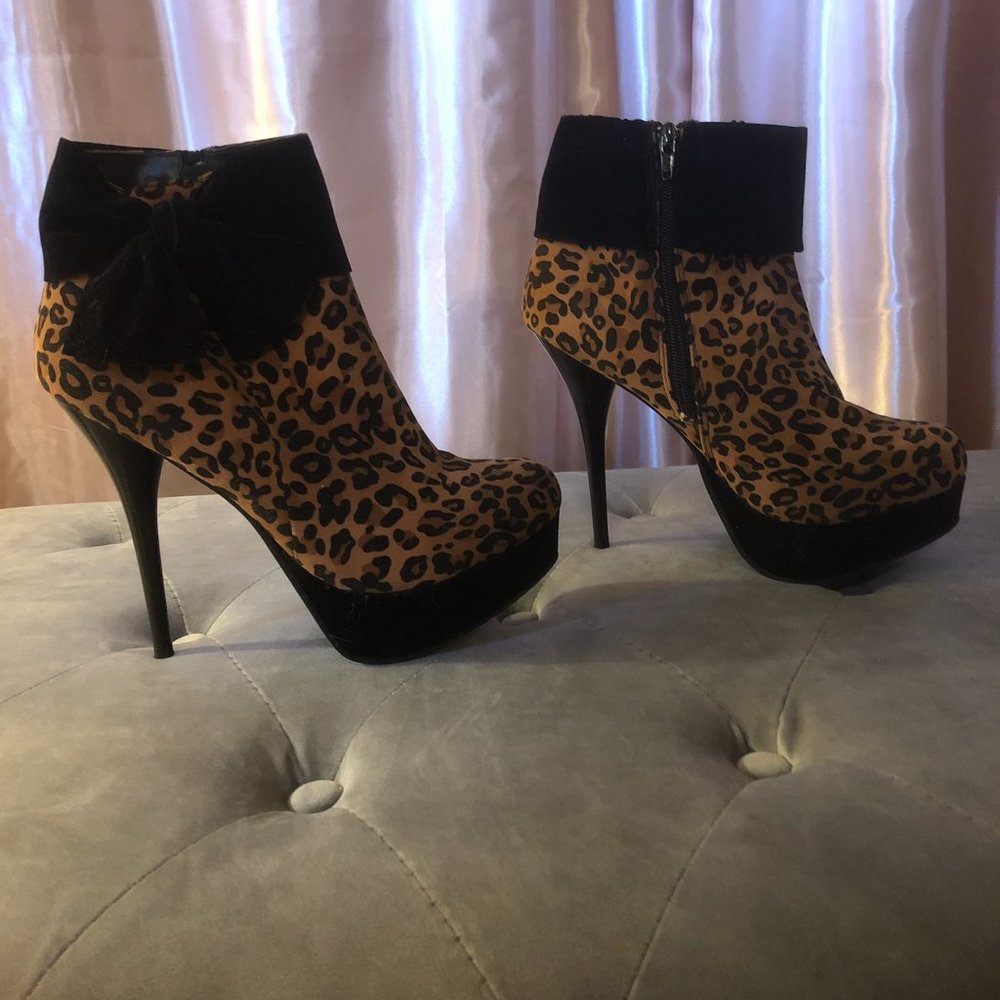 JustFab Taydra Leopard Ankle Booties, Size 8M